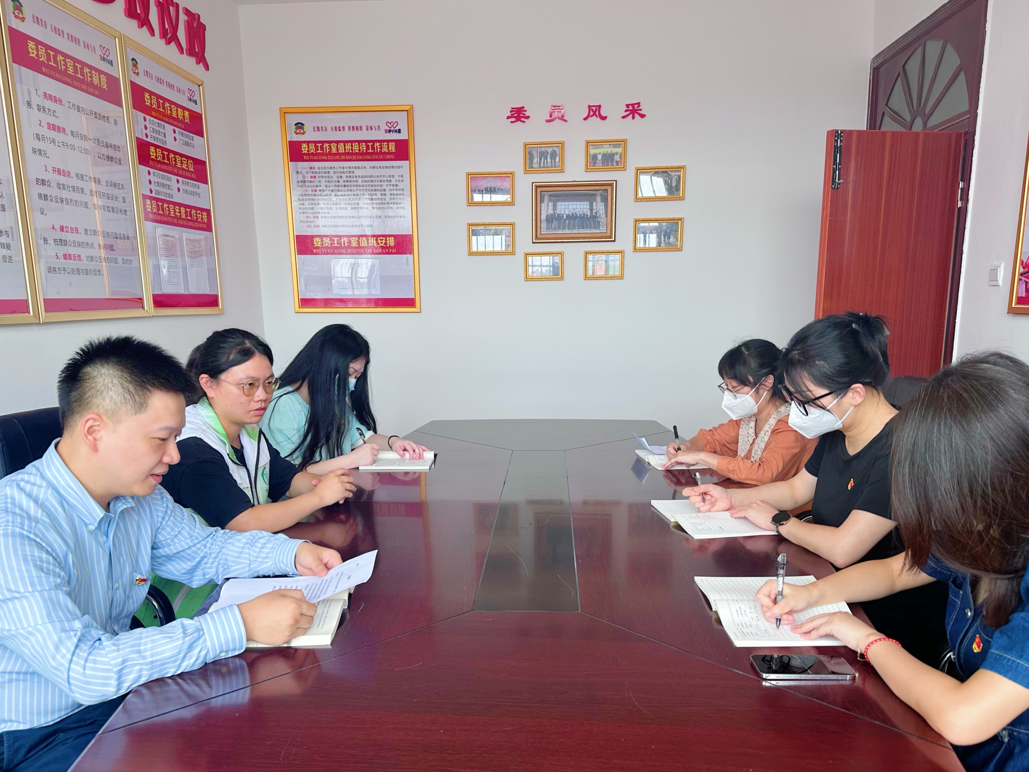 黨群與人力資源部黨支部深入開展“一月一課一片一實(shí)踐”活動