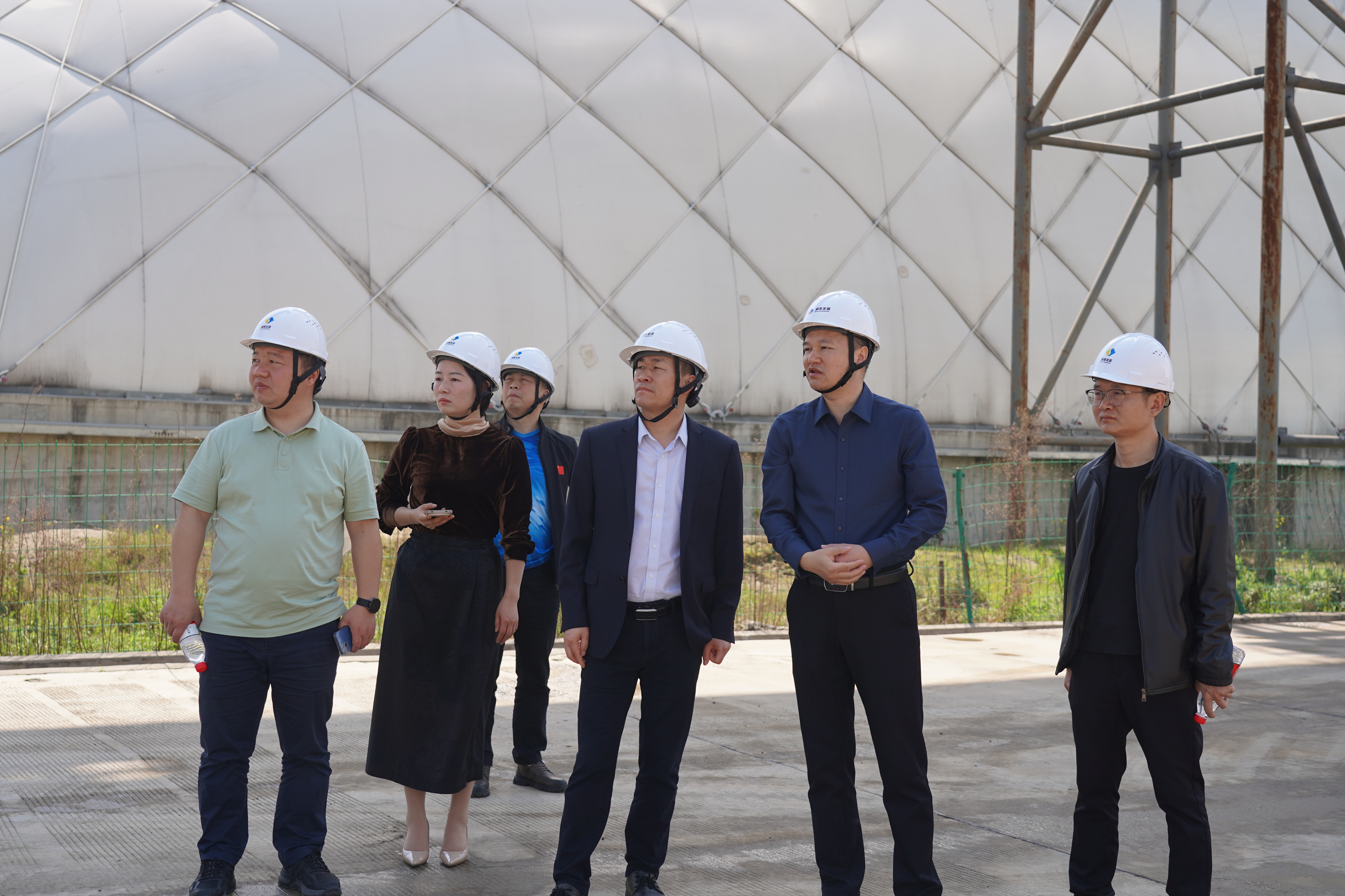 沅江市副市長(zhǎng)謝貴調(diào)研湖南發(fā)展機(jī)制砂和砂石集散中心項(xiàng)目