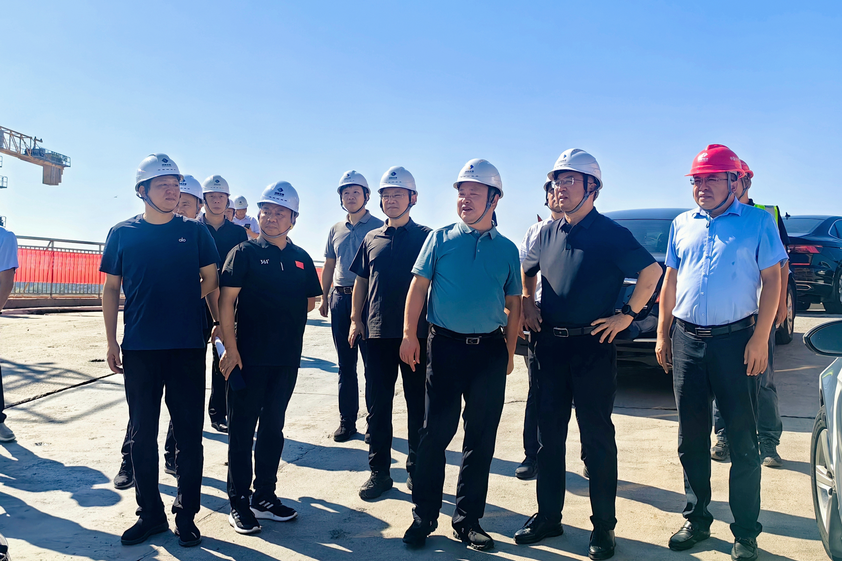 淥口區(qū)委書記李曉彤率隊(duì)調(diào)研株洲航電擴(kuò)機(jī)工程項(xiàng)目